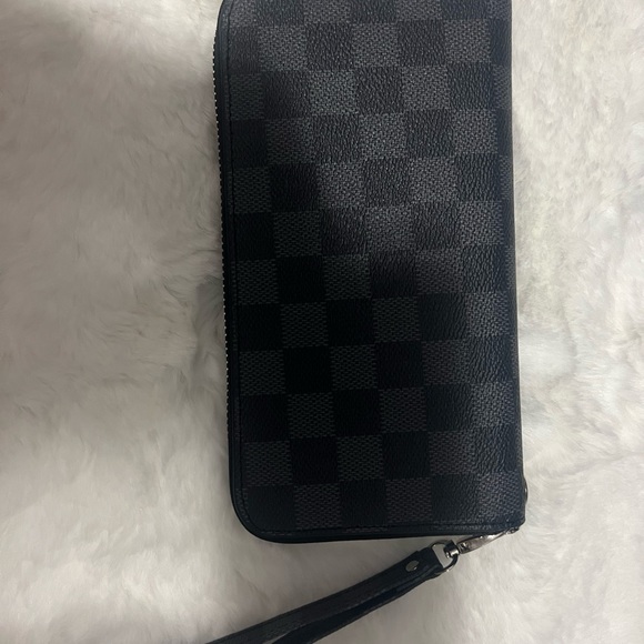 Checkered Black and Grey Zip Wallet Wristlet Clutch - Picture 3 of 5